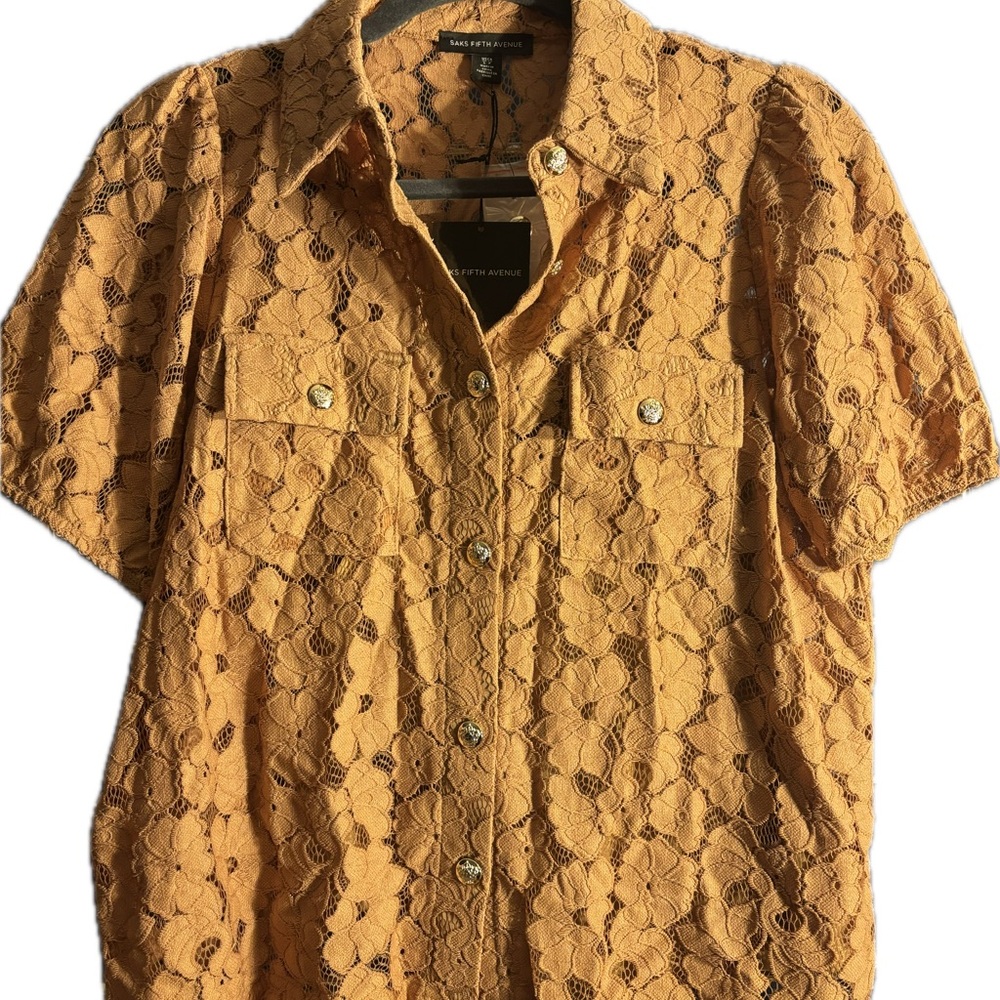 NWT - Saks Fifth Ave - Dark Tan short sleeve floral top (S)